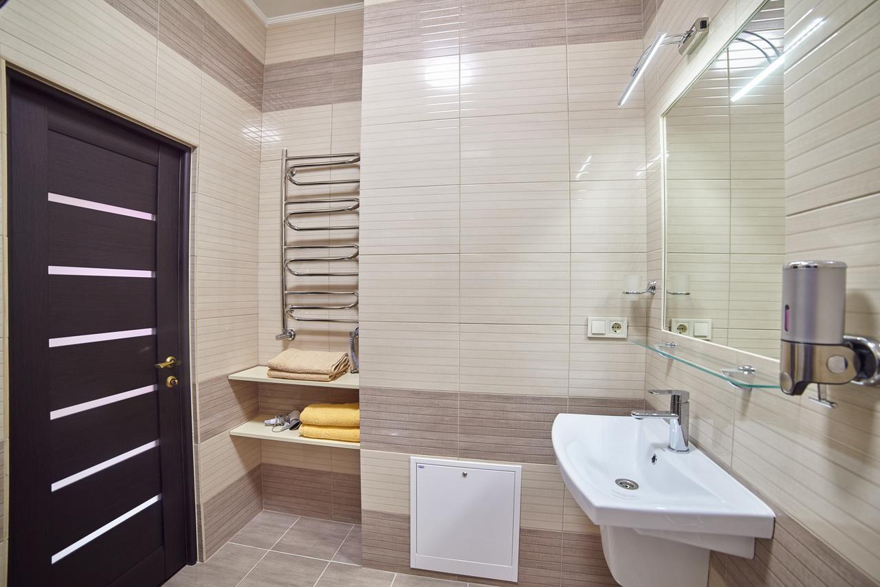 2 Bedrooms Apartment 150M From Opera House 利沃夫 外观 照片