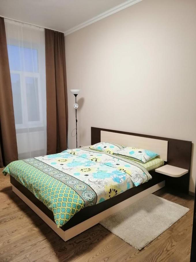 2 Bedrooms Apartment 150M From Opera House 利沃夫 外观 照片