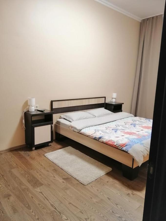 2 Bedrooms Apartment 150M From Opera House 利沃夫 外观 照片